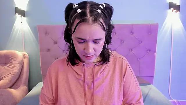 Snapshot of kyoakane chatting on 12-18-24, 04:31 kyoakane online show from 12-18-24, 04:31