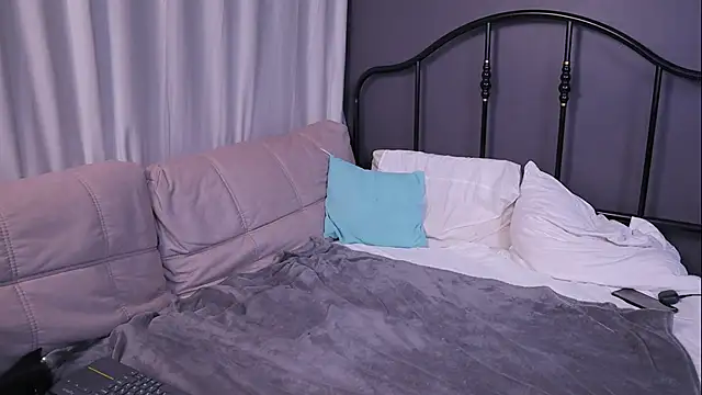 Snapshot of IsadoraDunkan chatting on 01-18-25, 02:47 IsadoraDunkan online show from 01-18-25, 02:47