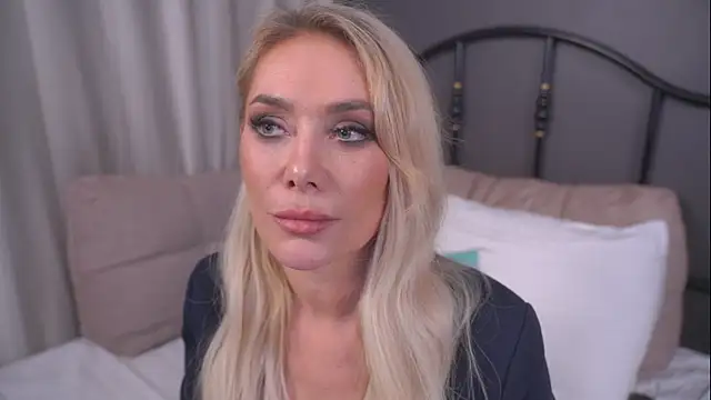 Snapshot of IsadoraDunkan chatting on 03-15-25, 05:08 IsadoraDunkan online show from 03-15-25, 05:08