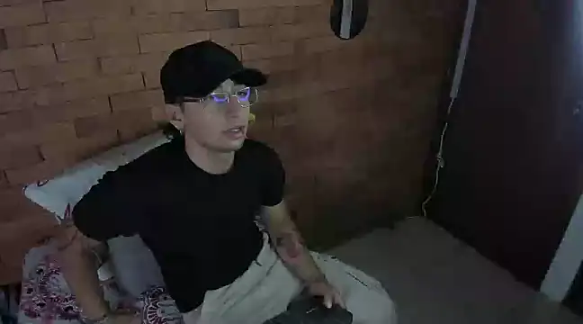 Dereck Dickson online show from 12-18-24, 02:38