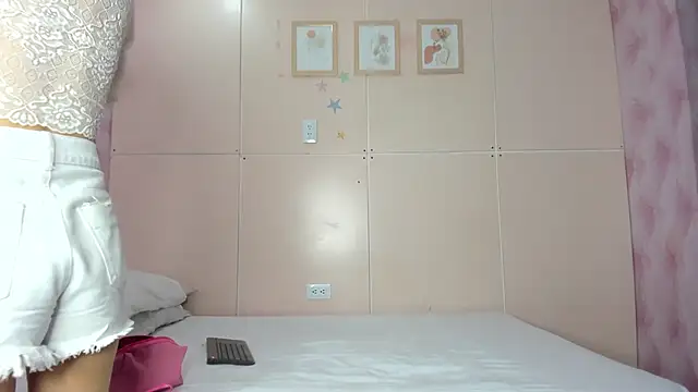 Snapshot of MarieMyller chatting on 01-21-25, 08:43 MarieMyller online show from 01-21-25, 08:43