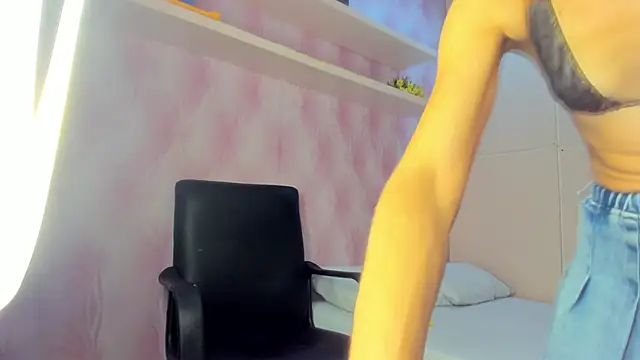 Snapshot of MarieMyller chatting on 01-22-25, 08:59 MarieMyller online show from 01-22-25, 08:59