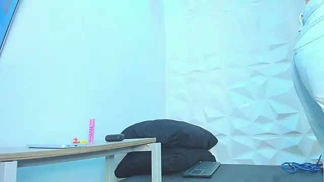 Snapshot of MarieMyller chatting on 10-09-25, 12:36 MarieMyller online show from 10-09-25, 12:36