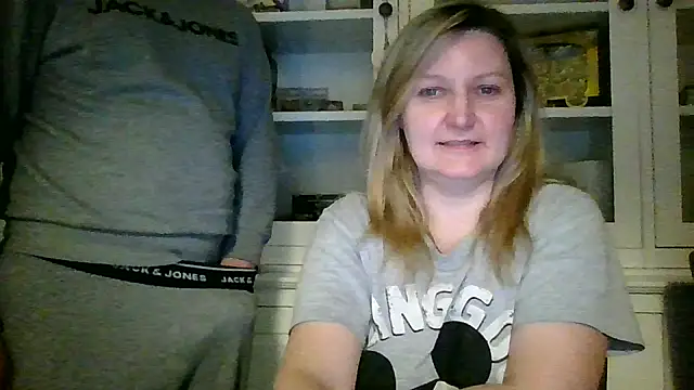 CoupleKitty online show from 03-18-25, 08:37