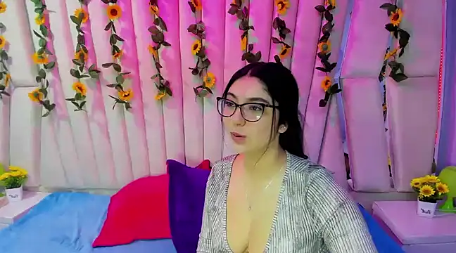 Snapshot of Lucy_Anall_ chatting on 01-15-25, 09:51 Lucy Anall online show from 01-15-25, 09:51