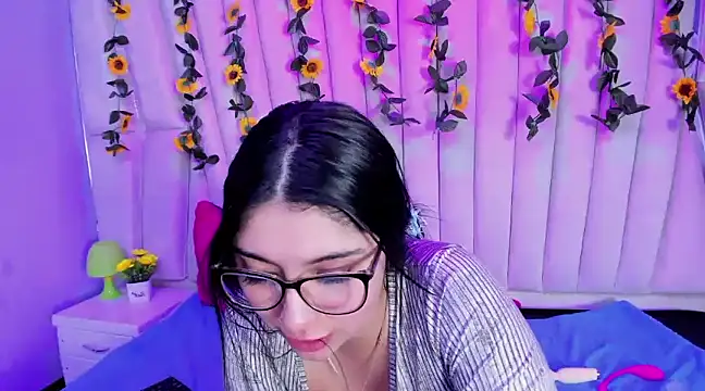 Snapshot of Lucy_Anall_ chatting on 02-02-25, 01:12 Lucy Anall online show from 02-02-25, 01:12