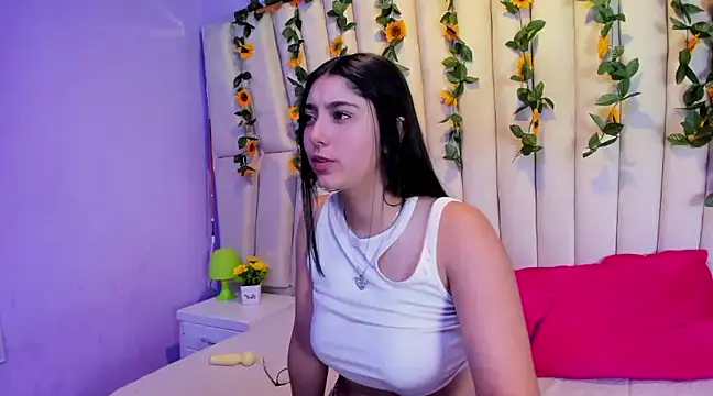 Snapshot of Lucy_Anall_ chatting on 02-09-25, 01:00 Lucy Anall online show from 02-09-25, 01:00