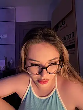 Snapshot of CutiePie3 chatting on 09-24-25, 09:29 CutiePie3 online show from 09-24-25, 09:29