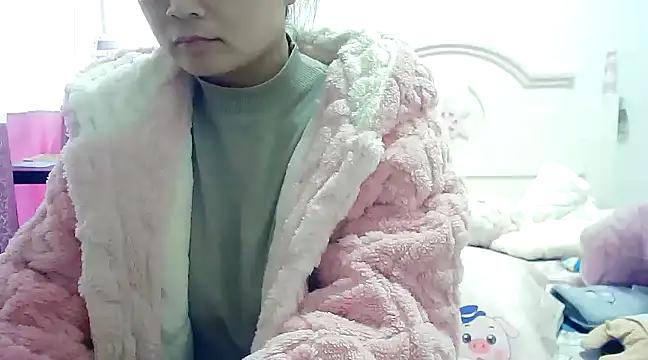 Snapshot of CN-Xiaoxi chatting on 01-06-25, 12:37 CN-Xiaoxi online show from 01-06-25, 12:37