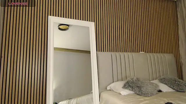 Halie May online show from 01-13-26, 06:35