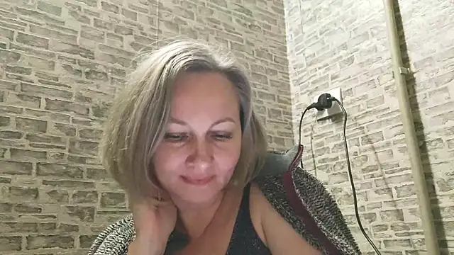 EdithManning online show from 01-06-25, 03:51