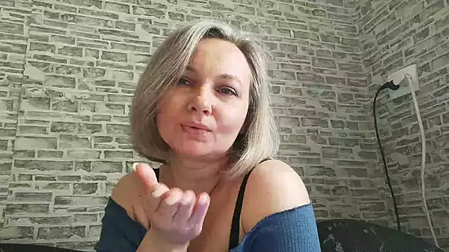 EdithManning online show from 03-10-25, 06:05