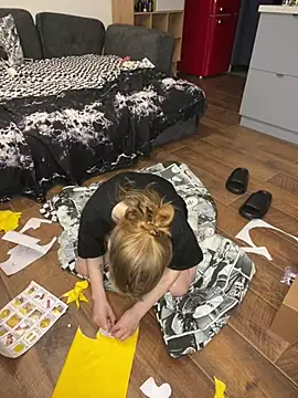 Snapshot of princessaalicc chatting on 12-09-24, 01:51 princessaalicc online show from 12-09-24, 01:51