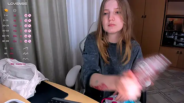 Snapshot of princessaalicc chatting on 10-11-25, 07:40 princessaalicc online show from 10-11-25, 07:40