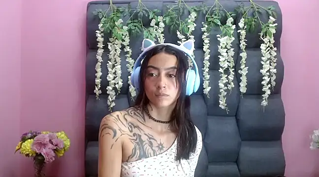 Miaa Thopmson online show from 03-04-25, 07:22