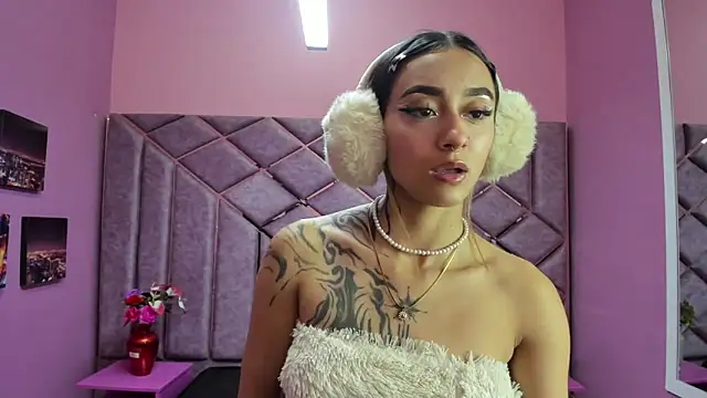 Miaa Thopmson online show from 10-03-25, 09:45