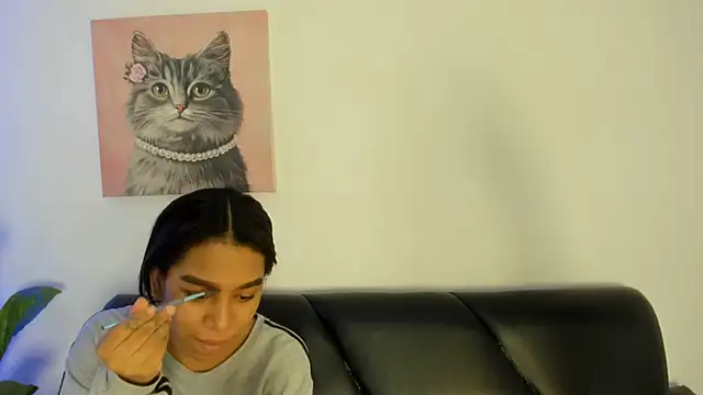 Snapshot of Fernanda_brown18 chatting on 10-18-25, 07:47 Fernanda brown18 online show from 10-18-25, 07:47