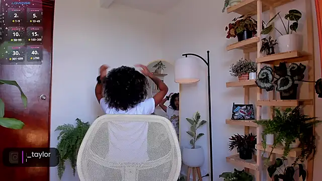 Snapshot of Johaphyton chatting on 12-03-24, 07:11 Johaphyton online show from 12-03-24, 07:11