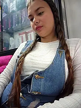 Snapshot of rapunzel069 chatting on 12-02-25, 01:28 rapunzel069 online show from 12-02-25, 01:28