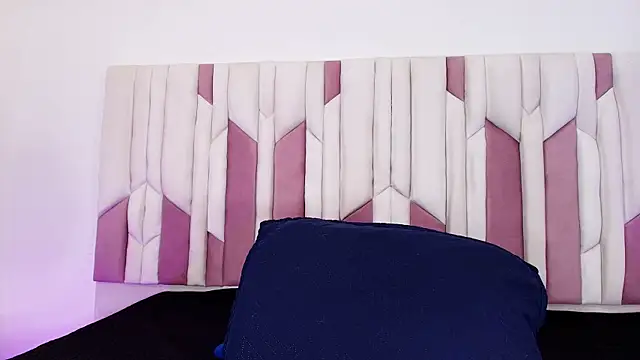 mia stanfort online show from 11-07-25, 07:14