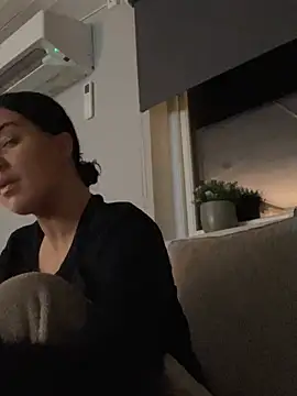 Snapshot of eemsii chatting on 02-05-25, 06:15 eemsii online show from 02-05-25, 06:15