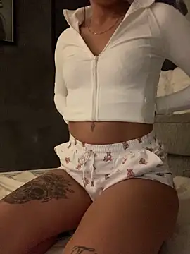 Snapshot of eemsii chatting on 10-06-25, 08:50 eemsii online show from 10-06-25, 08:50