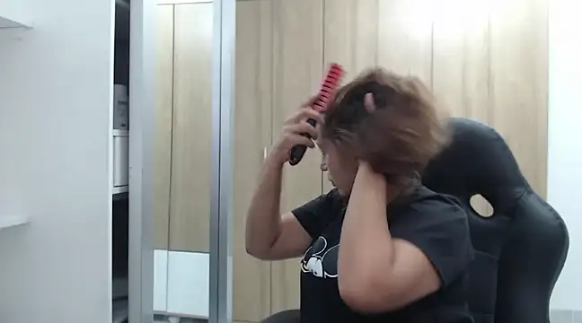 RoxanaLove9 online show from 01-04-25, 08:27