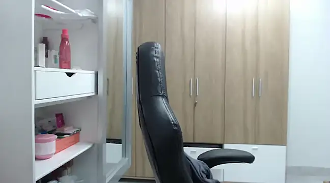 RoxanaLove9 online show from 02-10-25, 01:46