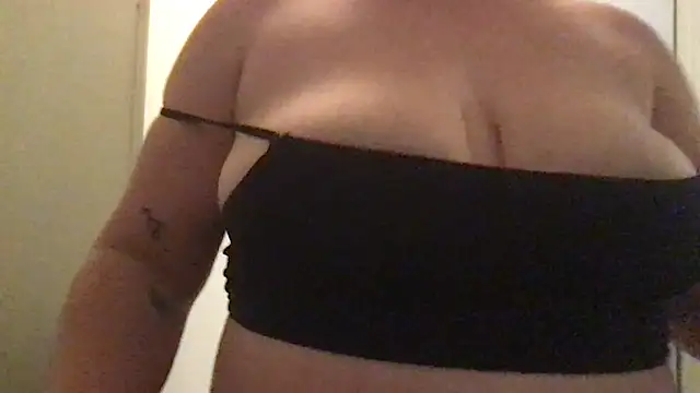 Snapshot of FatalRose chatting on 01-04-25, 06:19 FatalRose online show from 01-04-25, 06:19