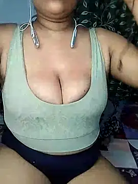 Snapshot of Hottyalia chatting on 02-23-25, 05:07 Hottyalia online show from 02-23-25, 05:07