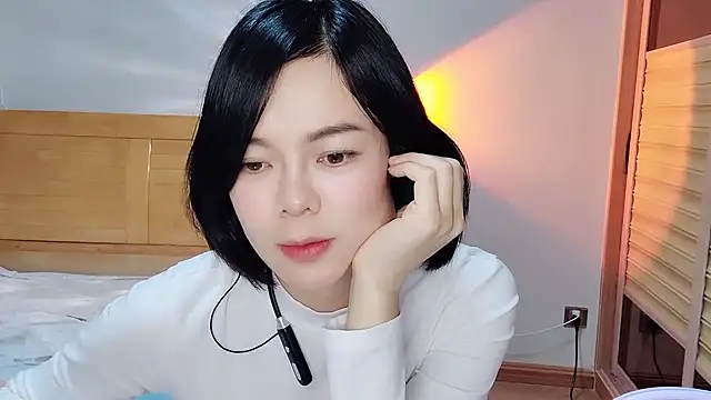 Linda-LL online show from 02-12-25, 01:27