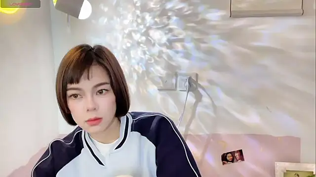 Linda-LL online show from 10-24-25, 01:46