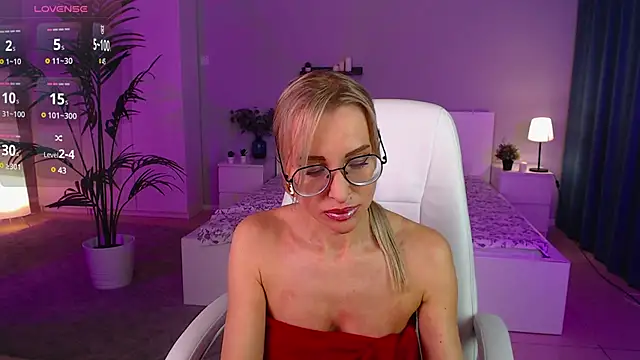 Fay Dunaway online show from 03-10-25, 12:26