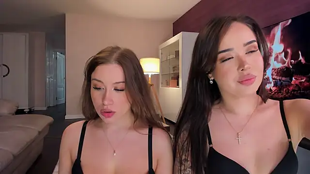 hannah x x  online show from 10-05-25, 07:45