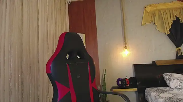 Snapshot of hera_divine chatting on 11-05-25, 10:10 hera divine online show from 11-05-25, 10:10