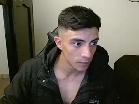 Snapshot of kv___xxx_ chatting on 10-29-25, 04:15 kv xxx online show from 10-29-25, 04:15