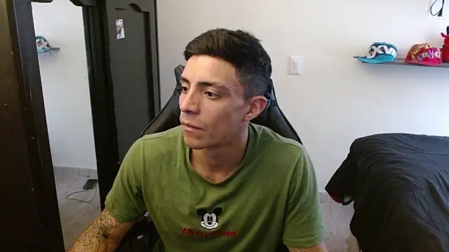 Snapshot of kv___xxx_ chatting on 11-11-25, 05:13 kv xxx online show from 11-11-25, 05:13