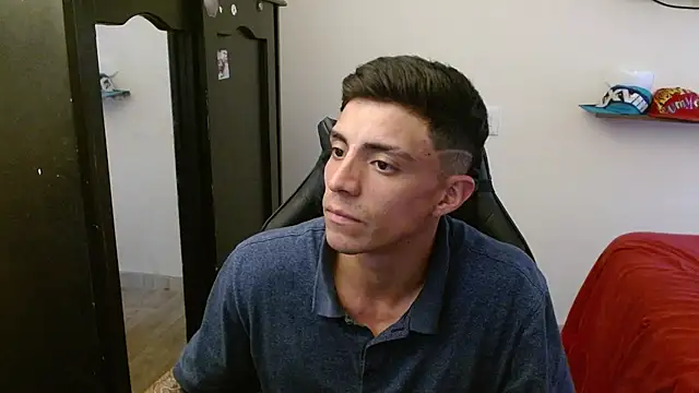 Snapshot of kv___xxx_ chatting on 11-21-25, 07:56 kv xxx online show from 11-21-25, 07:56