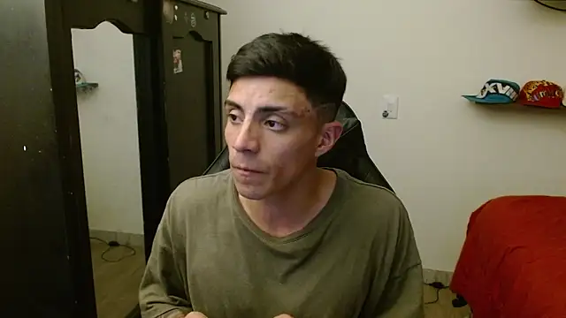 Snapshot of kv___xxx_ chatting on 11-24-25, 12:32 kv xxx online show from 11-24-25, 12:32