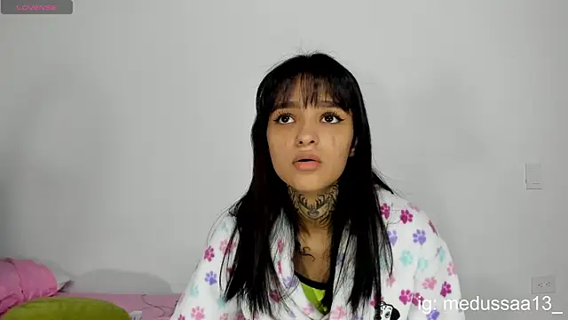 Snapshot of medussa13_ chatting on 01-15-25, 12:04 medussa13 online show from 01-15-25, 12:04