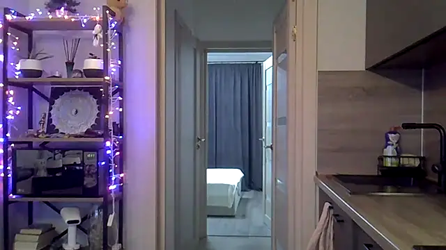 jainesummer online show from 12-24-24, 07:39