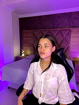 HannaRhodes online show from 10-24-25, 03:08