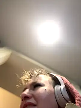 Snapshot of sluttysmiley chatting on 12-14-25, 08:41 sluttysmiley online show from 12-14-25, 08:41