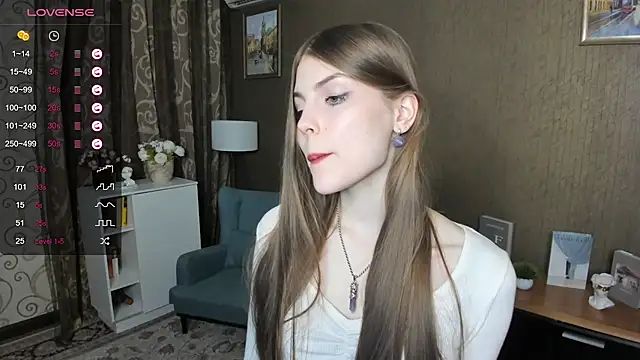 Snapshot of DarleneHatt chatting on 01-22-25, 02:37 DarleneHatt online show from 01-22-25, 02:37