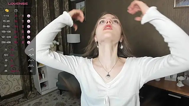 Snapshot of DarleneHatt chatting on 01-29-25, 08:46 DarleneHatt online show from 01-29-25, 08:46