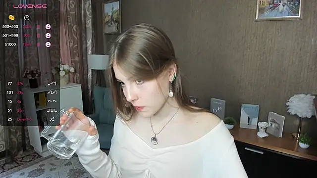 Snapshot of DarleneHatt chatting on 01-30-25, 10:29 DarleneHatt online show from 01-30-25, 10:29