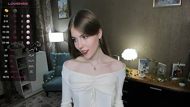 Snapshot of DarleneHatt chatting on 02-06-25, 01:49 DarleneHatt online show from 02-06-25, 01:49