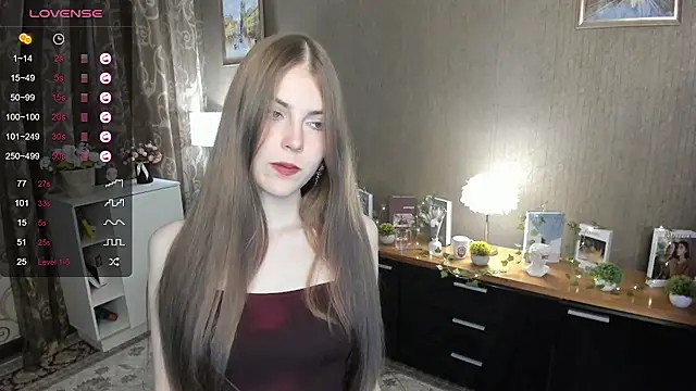 Snapshot of DarleneHatt chatting on 02-12-25, 12:05 DarleneHatt online show from 02-12-25, 12:05