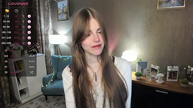 Snapshot of DarleneHatt chatting on 03-23-25, 12:26 DarleneHatt online show from 03-23-25, 12:26