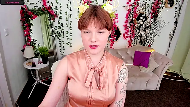 DreamyLuna online show from 11-20-25, 08:08